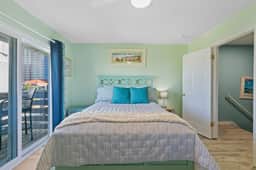 Beachfront Gulf Shores Condo w/ Pool & Balcony - Image 3