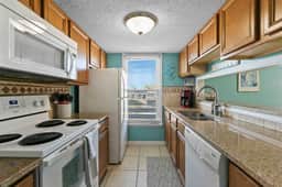 Beachfront Gulf Shores Condo w/ Pool & Balcony - Image 4