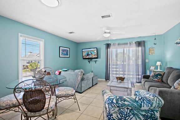 Beachfront Gulf Shores Condo w/ Pool & Balcony - Image 2