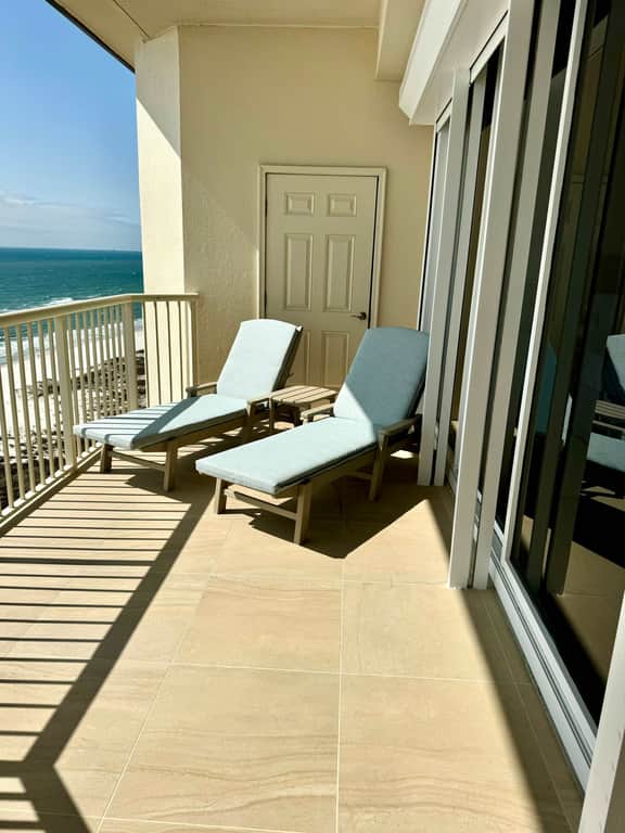 Beachfront Penthouse with Gulf Views - Image 3