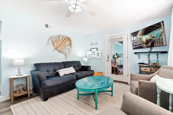 Beachfront Condo with Pool & Porch Swing - Image 5
