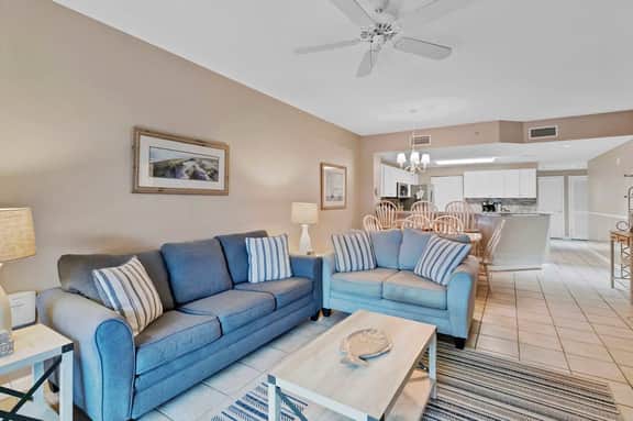 Beachfront Condo w/ Pool & Patio in Gulf Shores - Image 3