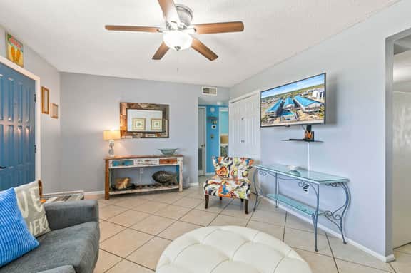 Beachside Condos, Ideal for Family Getaways! - Image 3