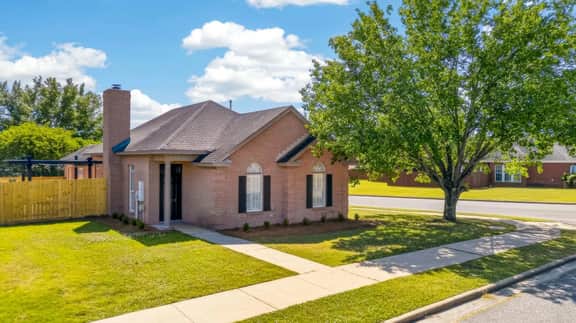 Family-Friendly Home Near EastChase Shopping - Image 5
