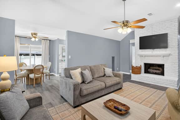 Updated Home Near Gunter and Downtown - Image 2